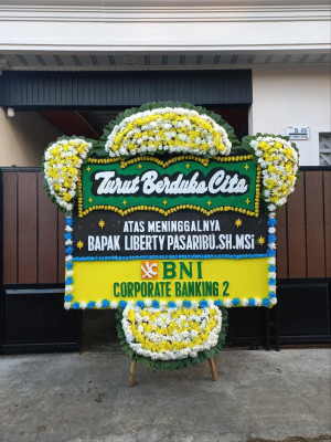 Papan Bunga Duka di Waris