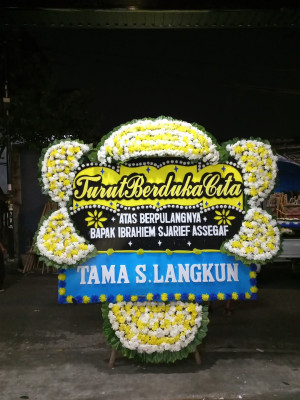Papan Bunga Duka di Waris